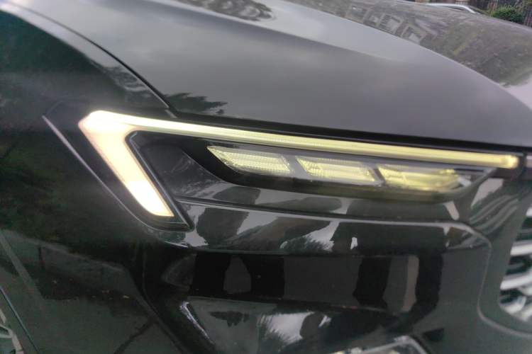 Used Ford Equator Sport 2022 Facelift EcoBoost 170 Prestige Model Right Front Headlight