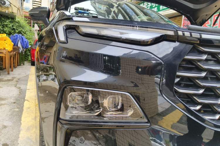Used Ford Equator Sport 2022 Facelift EcoBoost 170 Prestige Model Right Front Headlight