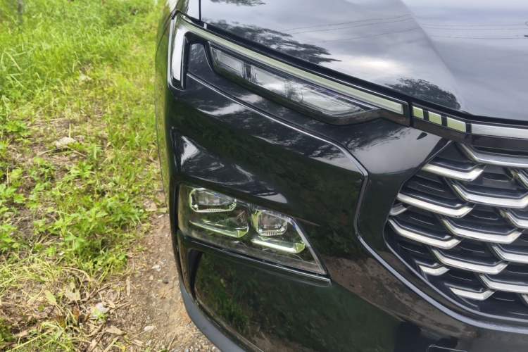 Used Ford Equator Sport 2022 EcoBoost 170 Platinum Edition Right Front Headlight