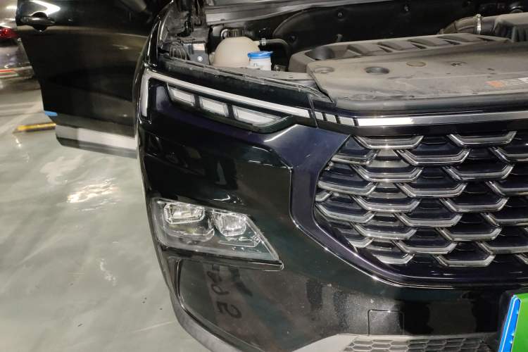 Used Ford Equator Sport 2022 EcoBoost 170 Platinum Edition Right Front Headlight
