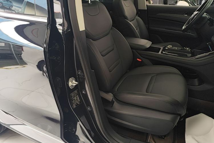 Used Ford Equator Sport 2022 EcoBoost 170 Premier Edition Right Front Seat