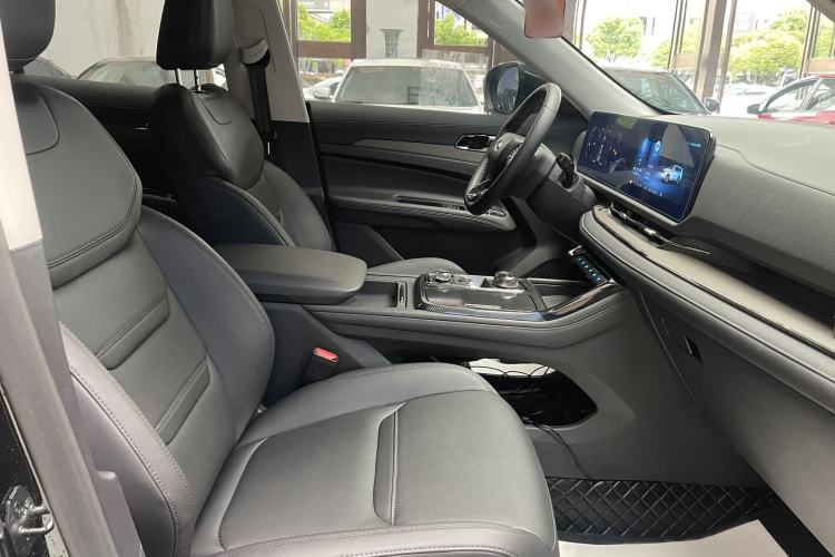 Used Ford Equator Sport 2022 EcoBoost 170 Platinum Edition Right Front Seat