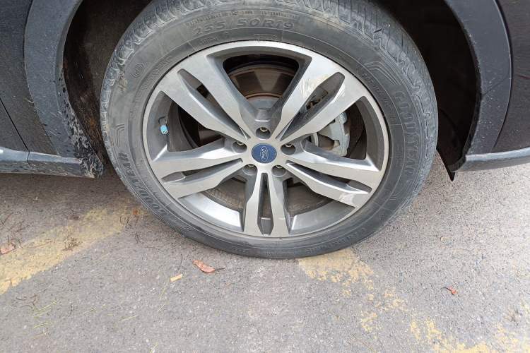Used Ford Equator Sport 2022 Facelift EcoBoost 170 Prestige Model Right Front Wheel Hub