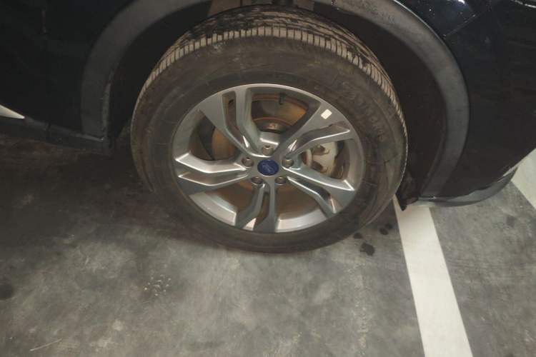 Used Ford Equator Sport 2022 EcoBoost 170 Premier Edition Right Front Wheel Hub