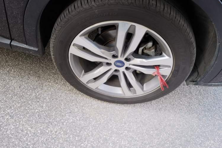 Used Ford Equator Sport 2022 Facelift EcoBoost 170 Prestige Model Right Front Wheel Hub