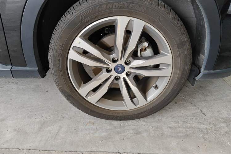 Used Ford Equator Sport 2022 Facelift EcoBoost 170 Prestige Model Right Front Wheel Hub