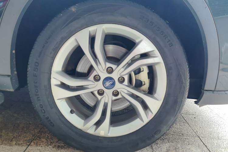 Used Ford Equator Sport 2022 EcoBoost 170 Premier Edition Right Front Wheel Hub