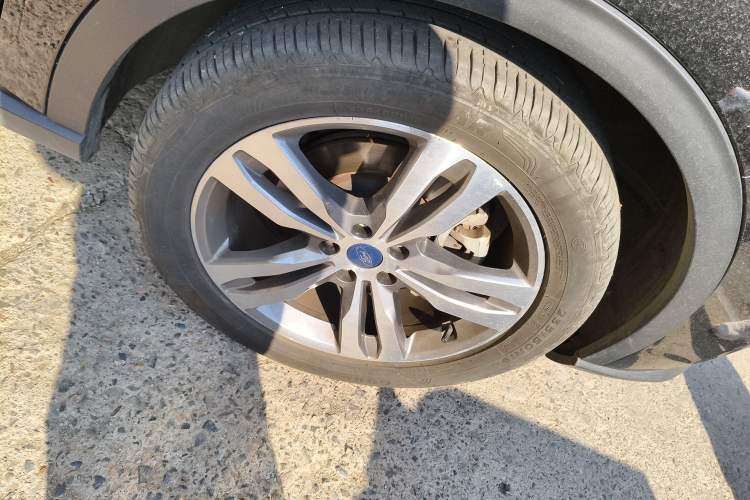Used Ford Equator Sport 2022 EcoBoost 170 Premier Edition Right Front Wheel Hub