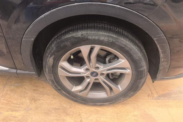 Used Ford Equator Sport 2022 EcoBoost 170 Premier Edition Right Front Wheel Hub