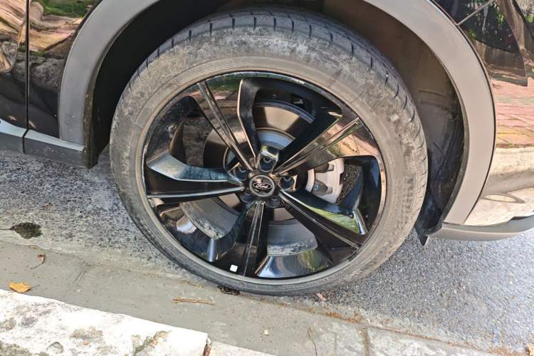 Used Ford Equator Sport 2022 Edge EcoBoost 170 Light & Shadow Right Front Wheel Hub