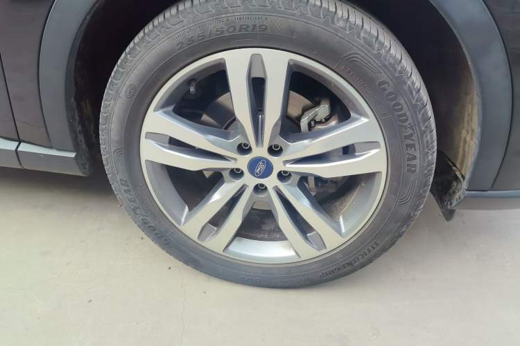 Used Ford Equator Sport 2022 Facelift EcoBoost 170 Prestige Model Right Front Wheel Hub