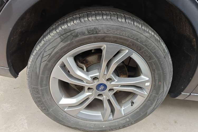 Used Ford Equator Sport 2022 EcoBoost 170 Platinum Edition Right Rear Wheel Hub