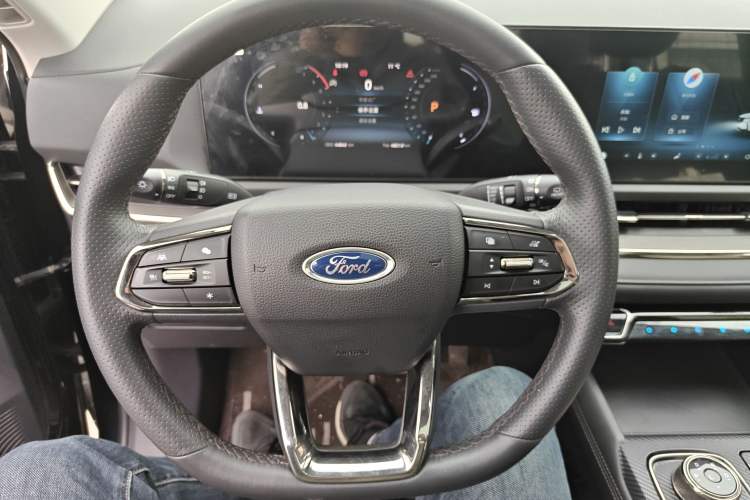 Used Ford Equator Sport 2022 EcoBoost 170 Platinum Edition Steering Wheel