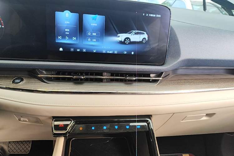 Used Ford Equator Sport 2022 Facelift EcoBoost 170 Prestige Model Audio And AC Panel