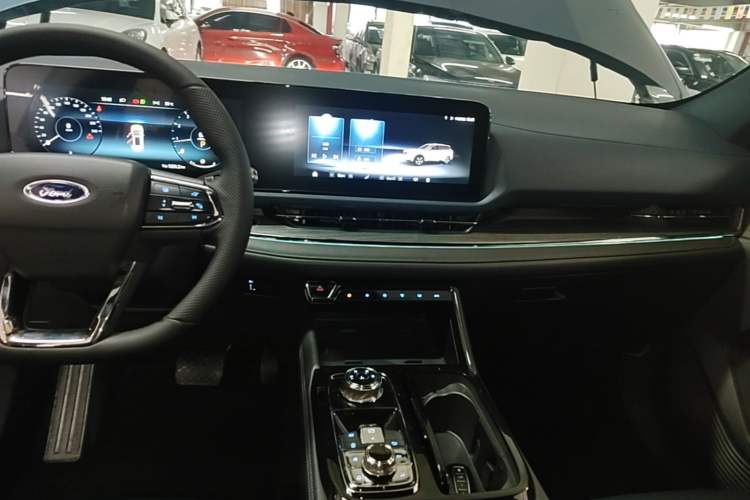 Used Ford Equator Sport 2022 Facelift EcoBoost 170 Prestige Model Audio And AC Panel