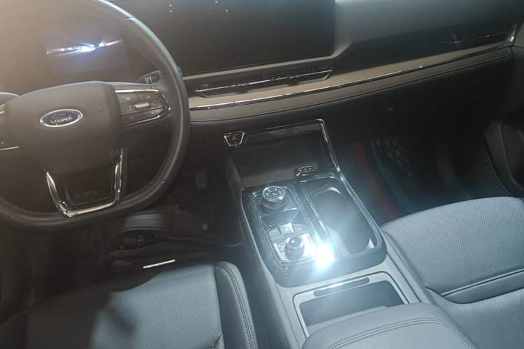 Used Ford Equator Sport 2022 EcoBoost 170 Platinum Edition Audio And AC Panel