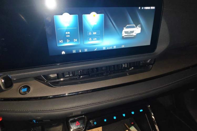 Used Ford Equator Sport 2022 EcoBoost 170 Platinum Edition Audio And AC Panel