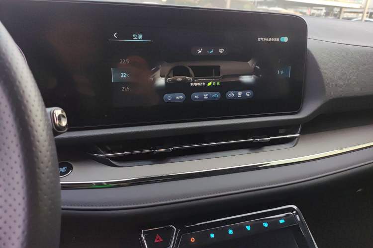 Used Ford Equator Sport 2022 EcoBoost 170 Platinum Edition Audio And AC Panel