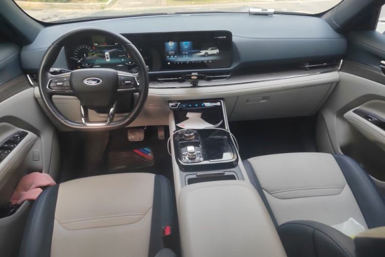 Used Ford Equator Sport 2022 EcoBoost 170 Premier Edition Center Console