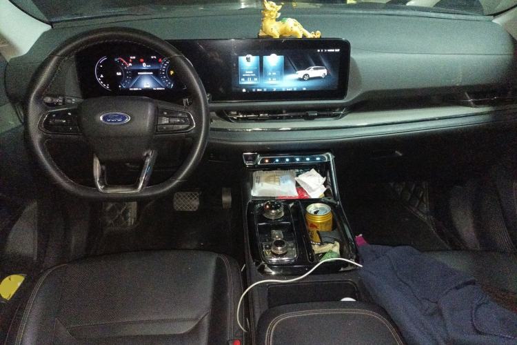 Used Ford Equator Sport 2022 EcoBoost 170 Platinum Edition Center Console