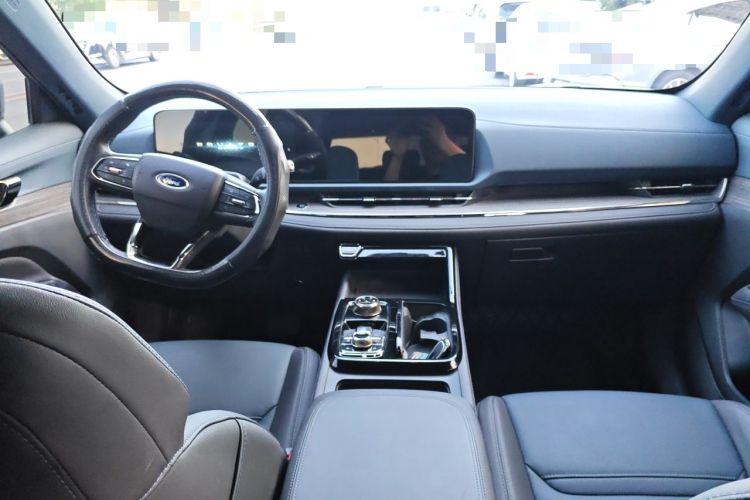 Used Ford Equator Sport 2022 EcoBoost 170 Premier PLUS Trim Center Console