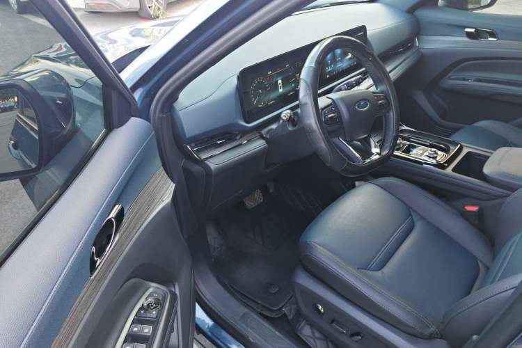 Used Ford Equator Sport 2022 EcoBoost 170 Premier PLUS Trim Driver Seat
