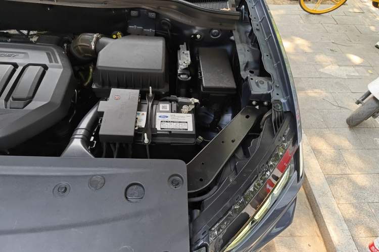 Used Ford Equator Sport 2022 Facelift EcoBoost 170 Prestige Model Engine Bay Left