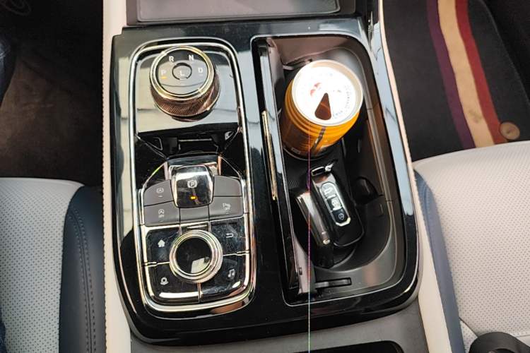 Used Ford Equator Sport 2022 Facelift EcoBoost 170 Prestige Model Gear Lever