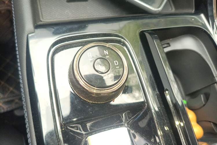 Used Ford Equator Sport 2022 Facelift EcoBoost 170 Prestige Model Gear Lever