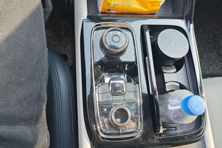 Used Ford Equator Sport 2022 EcoBoost 170 Premier Edition Gear Lever