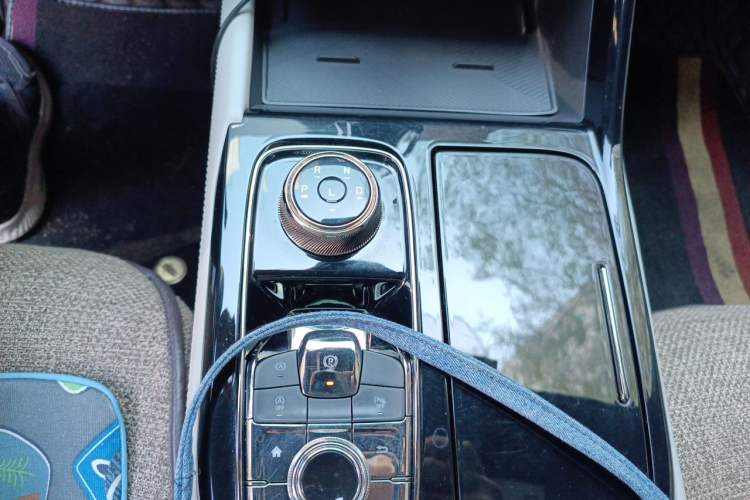 Used Ford Equator Sport 2022 Facelift EcoBoost 170 Prestige Model Gear Lever