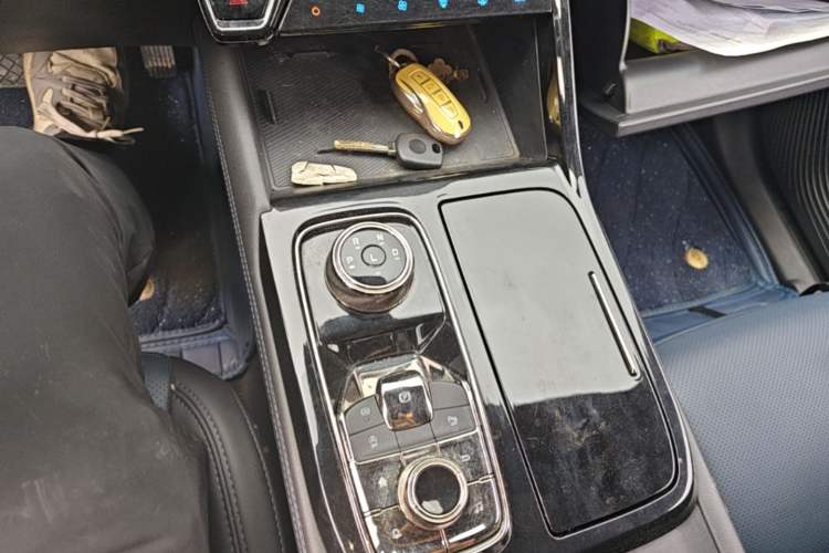 Used Ford Equator Sport 2022 Facelift EcoBoost 170 Prestige Model Gear Lever