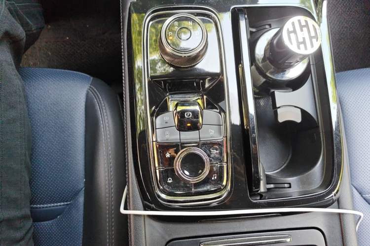 Used Ford Equator Sport 2022 Facelift EcoBoost 170 Prestige Model Gear Lever