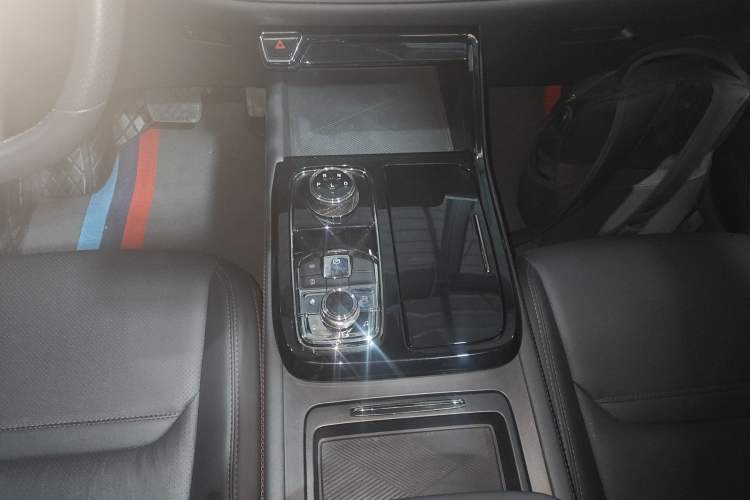 Used Ford Equator Sport 2022 EcoBoost 170 Platinum Edition Gear Lever