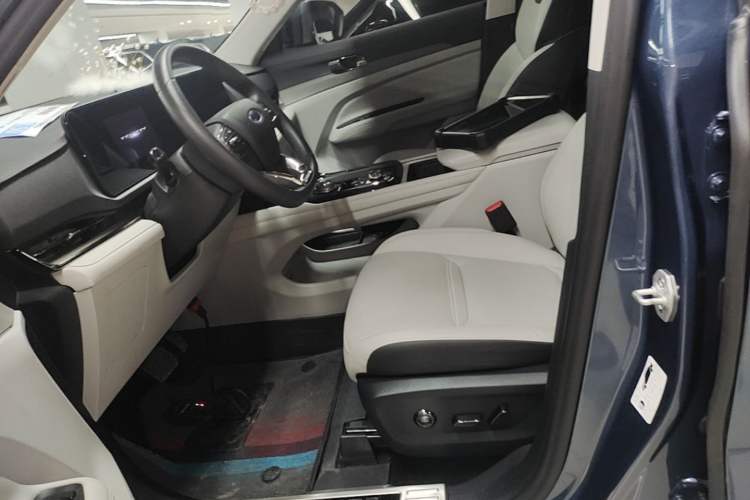 Used Ford Equator Sport 2022 EcoBoost 170 Platinum Edition Left Front Seat