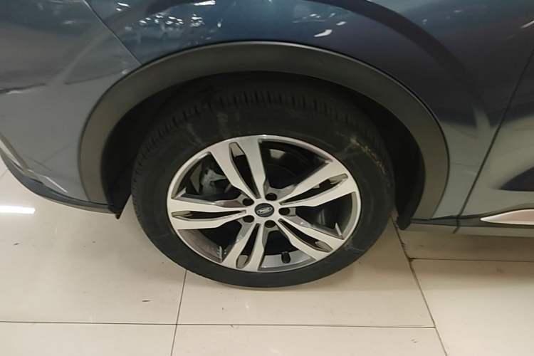 Used Ford Equator Sport 2022 Facelift EcoBoost 170 Prestige Model Left Front Wheel Hub