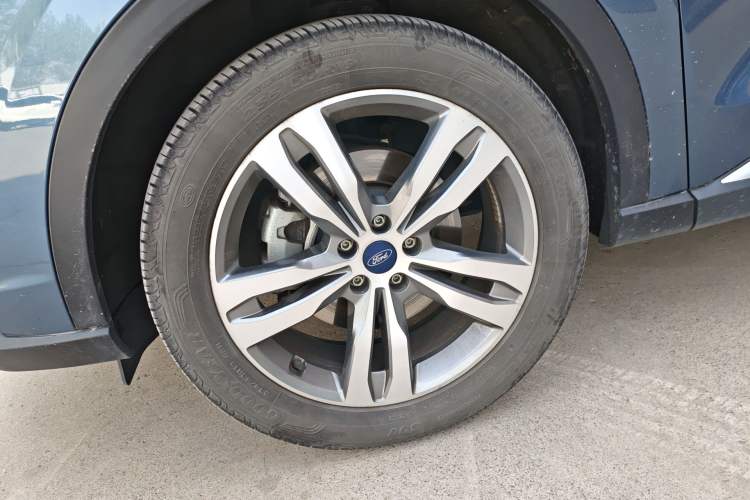 Used Ford Equator Sport 2022 Facelift EcoBoost 170 Prestige Model Left Front Wheel Hub