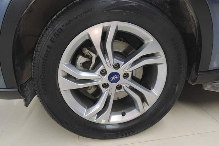 Used Ford Equator Sport 2022 EcoBoost 170 Platinum Edition Left Front Wheel Hub