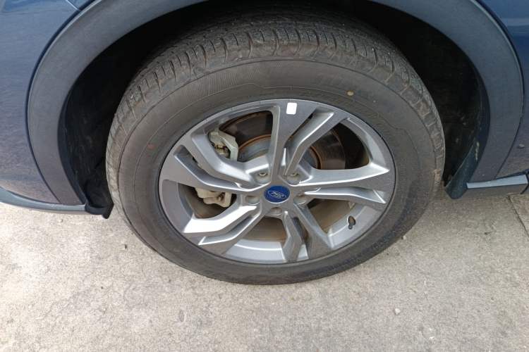 Used Ford Equator Sport 2022 EcoBoost 170 Platinum Edition Left Front Wheel Hub