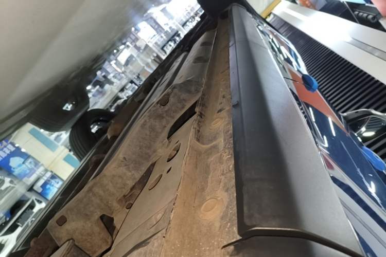 Used Ford Equator Sport 2022 Restyled EcoBoost 170 Prestige PLUS Trim Left Side Sill