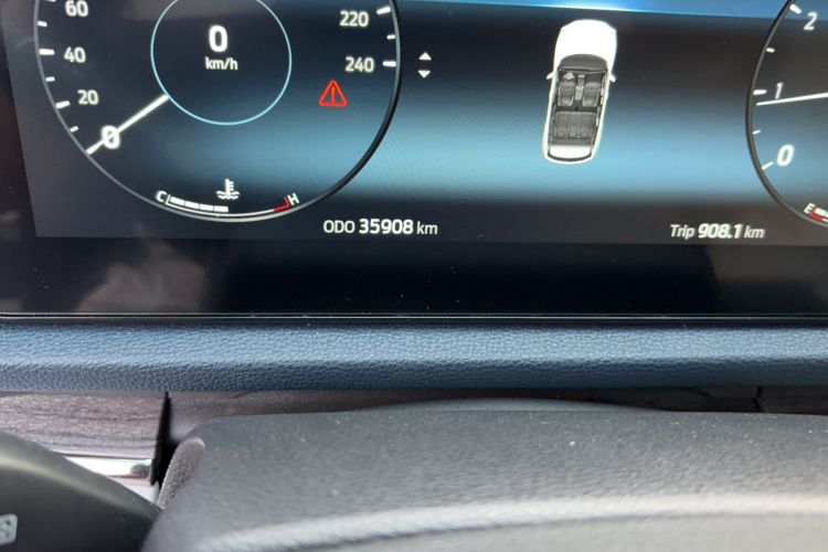 Used Ford Equator Sport 2022 Facelift EcoBoost 170 Prestige Model Odometer Close Up