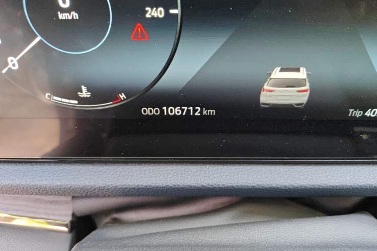 Used Ford Equator Sport 2022 Facelift EcoBoost 170 Prestige Model Odometer Close Up