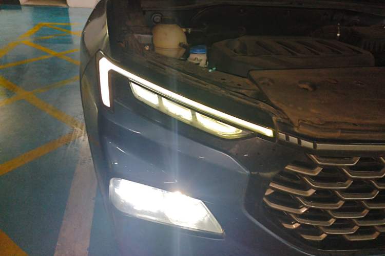 Used Ford Equator Sport 2022 Facelift EcoBoost 170 Prestige Model Right Front Headlight
