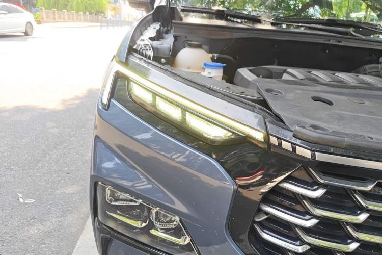 Used Ford Equator Sport 2022 Facelift EcoBoost 170 Prestige Model Right Front Headlight