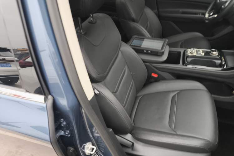Used Ford Equator Sport 2022 EcoBoost 170 Platinum Edition Right Front Seat