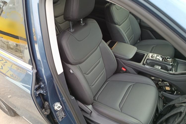 Used Ford Equator Sport 2022 EcoBoost 170 Platinum Edition Right Front Seat