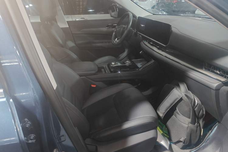 Used Ford Equator Sport 2022 EcoBoost 170 Platinum Edition Right Front Seat