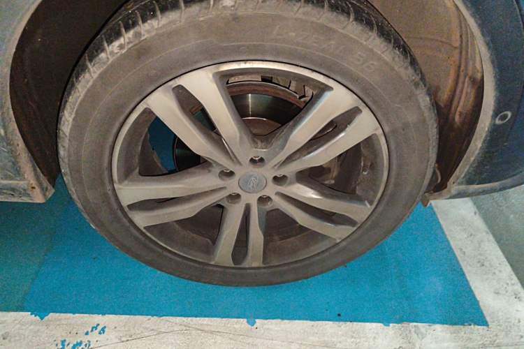 Used Ford Equator Sport 2022 Facelift EcoBoost 170 Prestige Model Right Front Wheel Hub