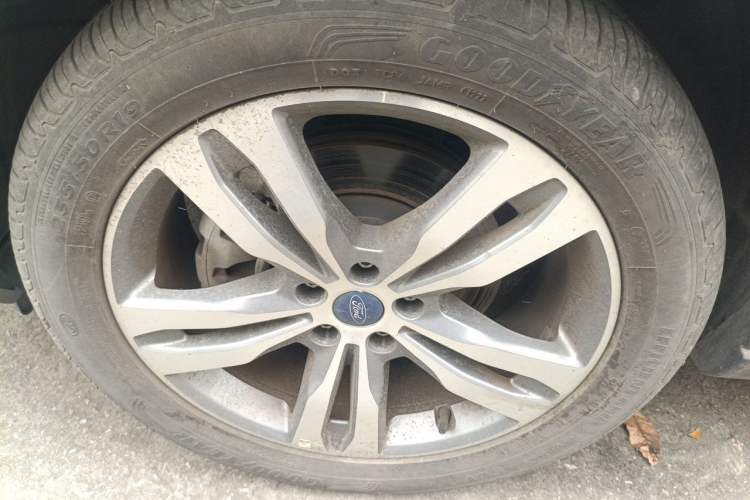 Used Ford Equator Sport 2022 Facelift EcoBoost 170 Prestige Model Right Front Wheel Hub