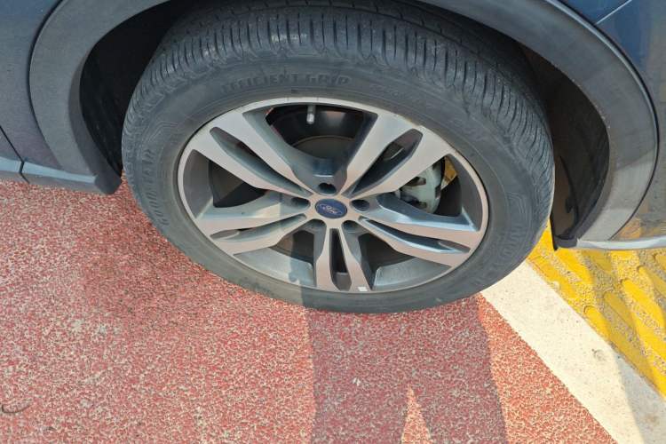 Used Ford Equator Sport 2022 EcoBoost 170 Premier Edition Right Front Wheel Hub